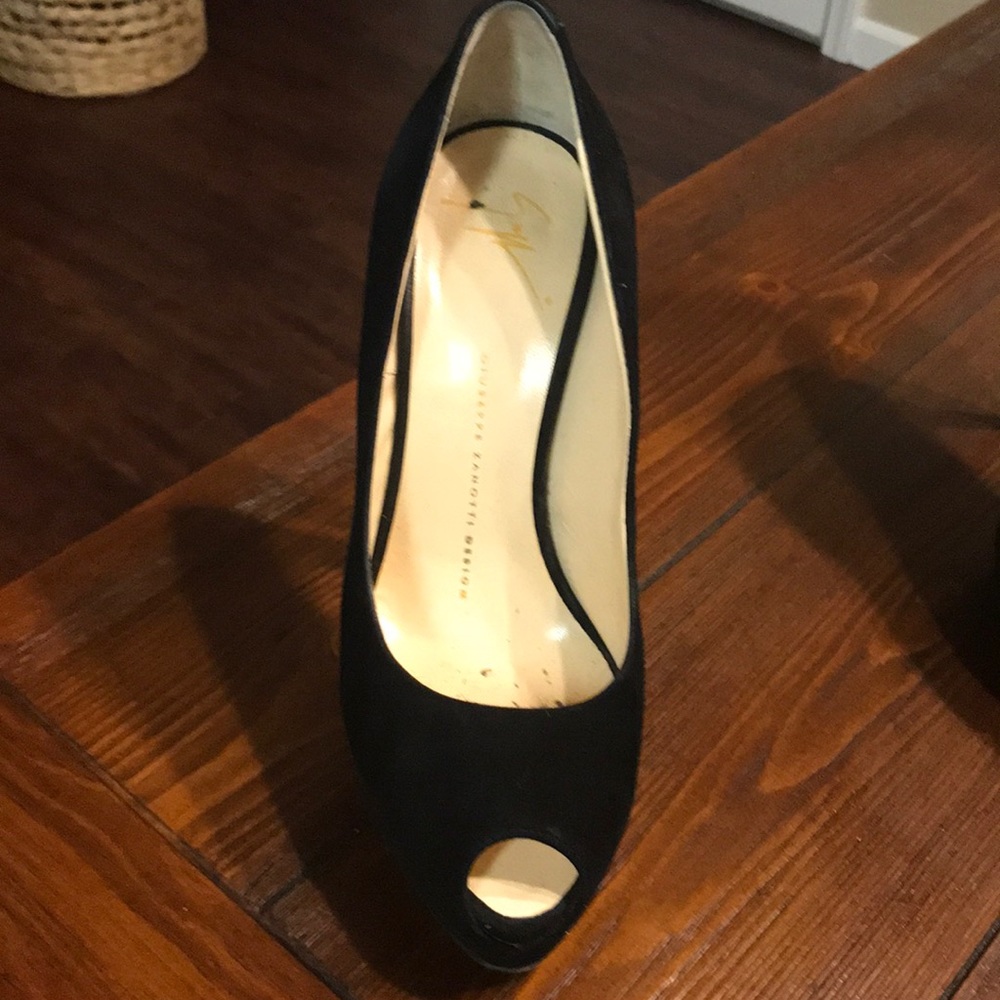 Gioseppe zanotti peep toe heels